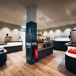 Zum Goldenen Hirsch Hotel 4*