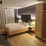 Zum Goldenen Hirsch Hotel