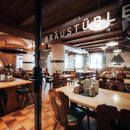 فندق Zum Goldenen Hirsch 4*