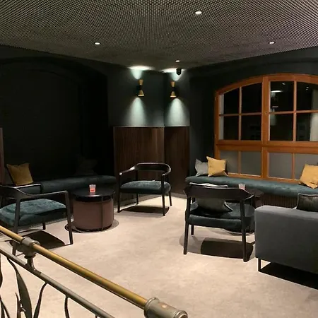 فندق Zum Goldenen Hirsch 4*