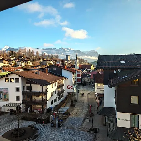 Zum Goldenen Hirsch Otel